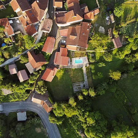 펜션 Cozy Galician Stone With Fireplaces And Pool